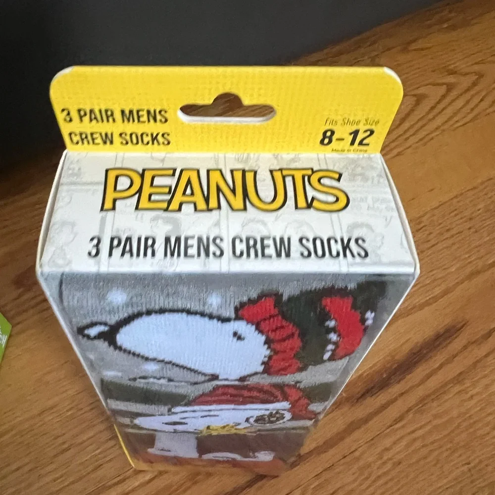 3 pair Peanuts snoopy Men's Crew Socks - Red, Green, Gray holiday